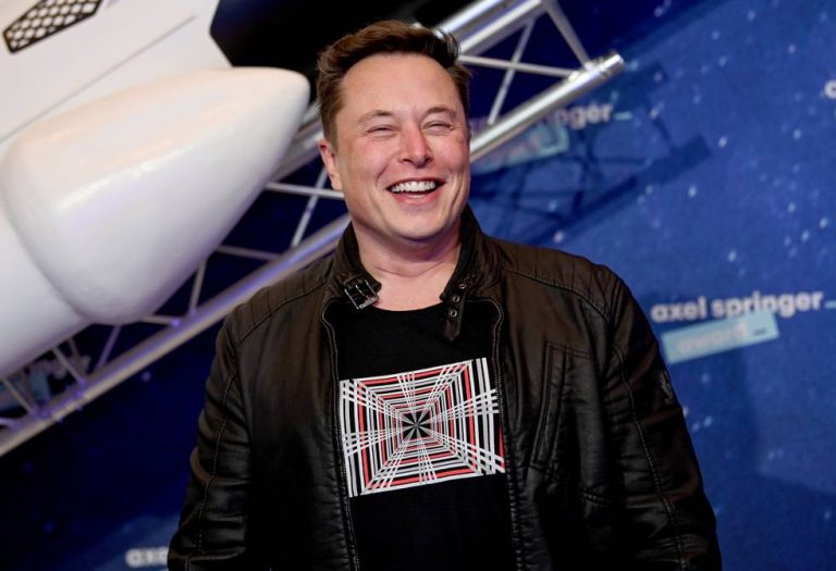 Usuarios de Twitter "deciden" que Musk venda el 10 % de sus acciones de Tesla