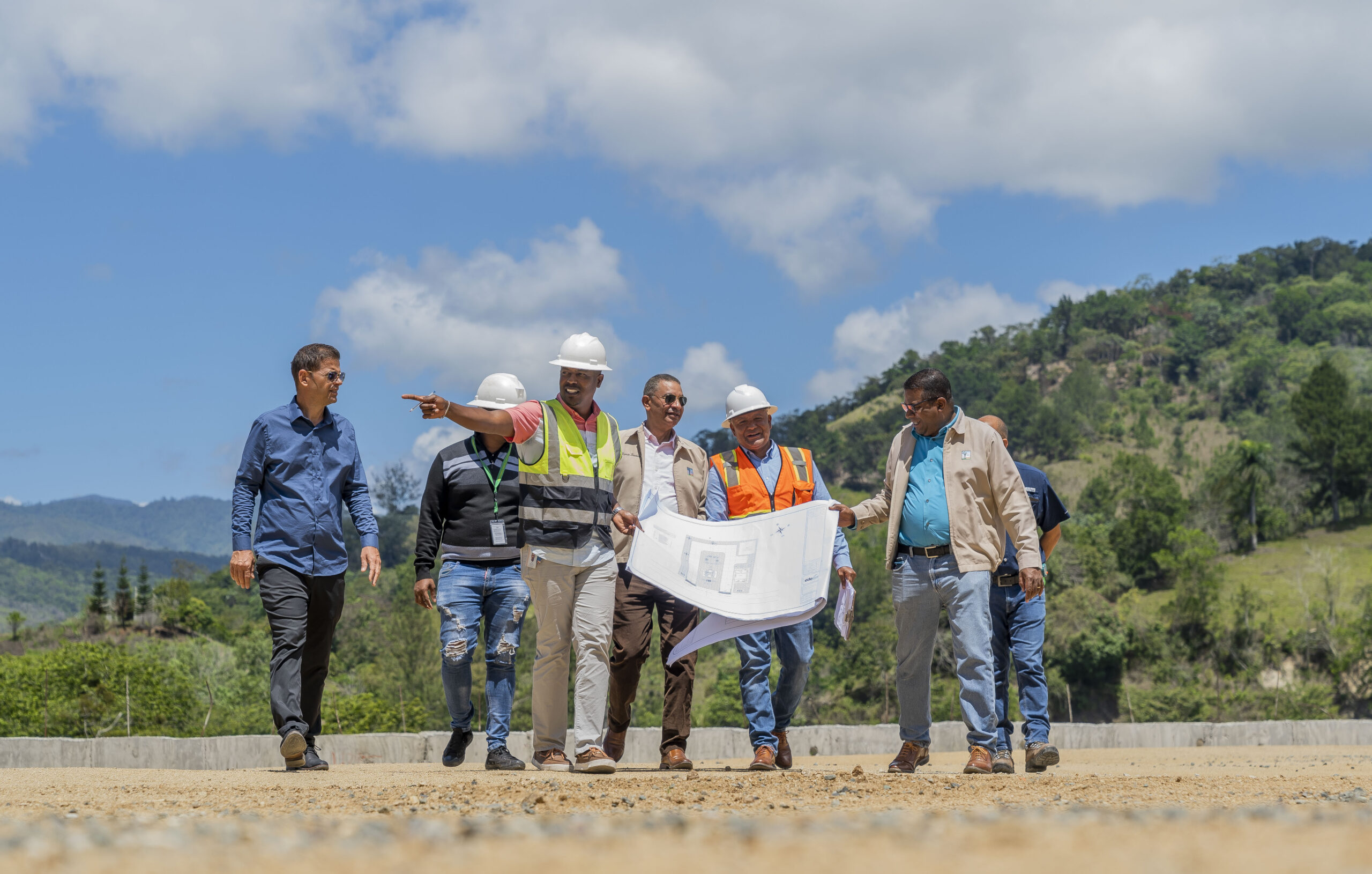 Edesur inicia construcción de subestación en Rancho Arriba para seguir mejorando el servicio eléctrico