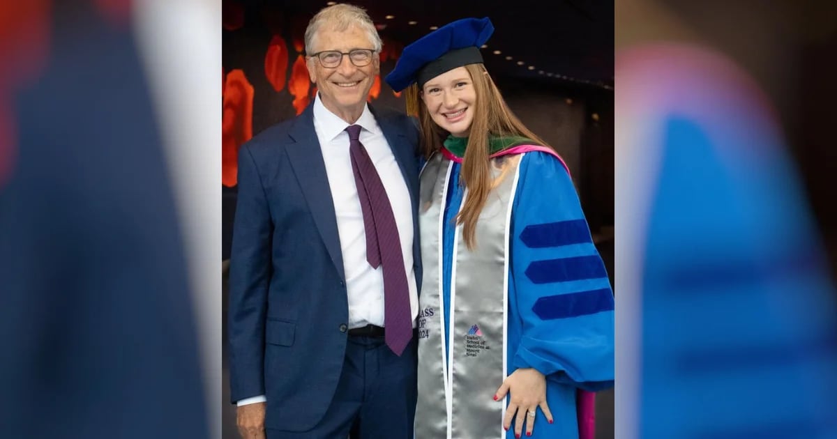 Bill Gates celebra la graduación de medicina de su hija con un emotivo mensaje