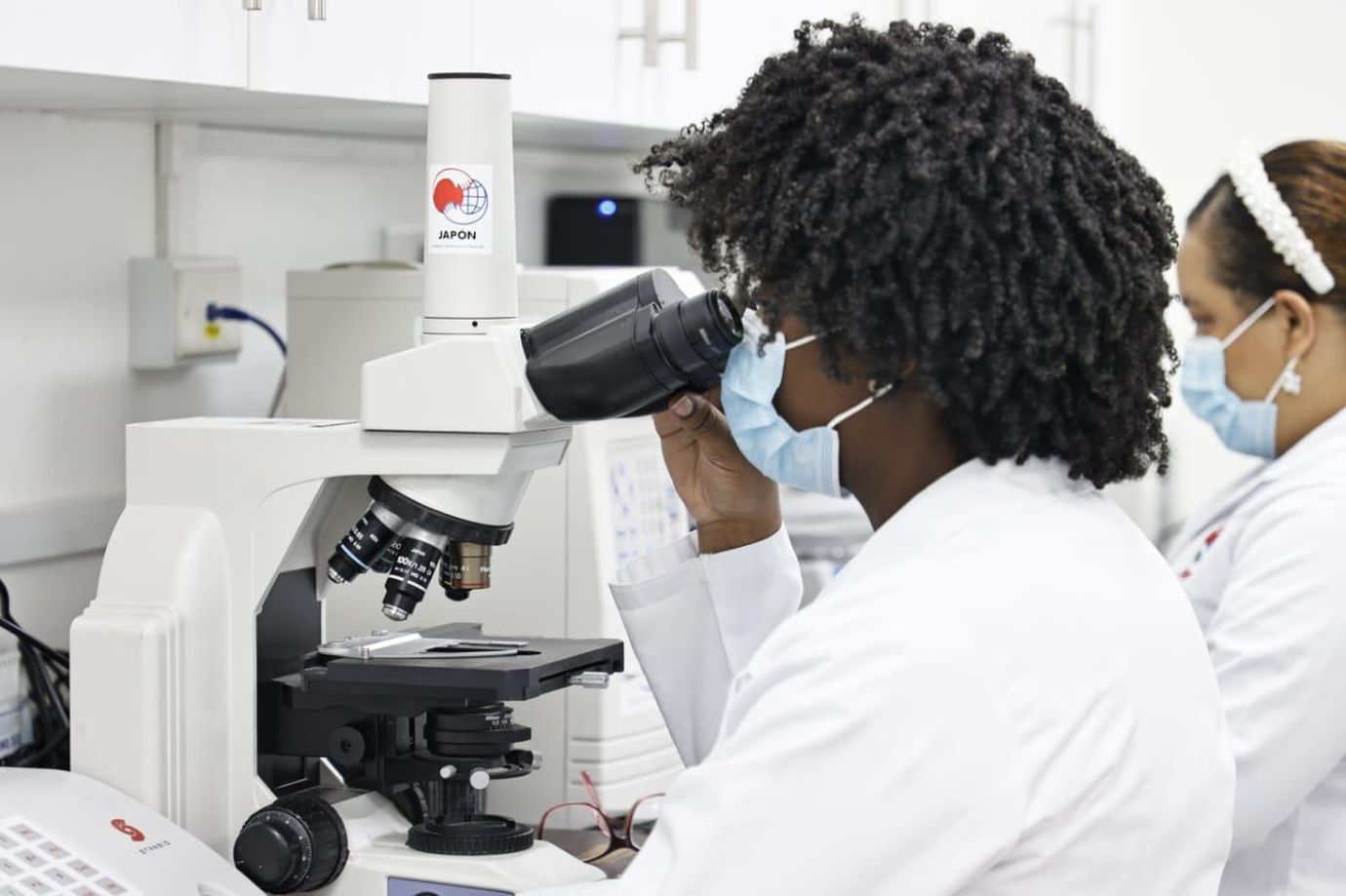 Bioanalistas hacen posible más de 80 millones pruebas de laboratorios en la Red Pública