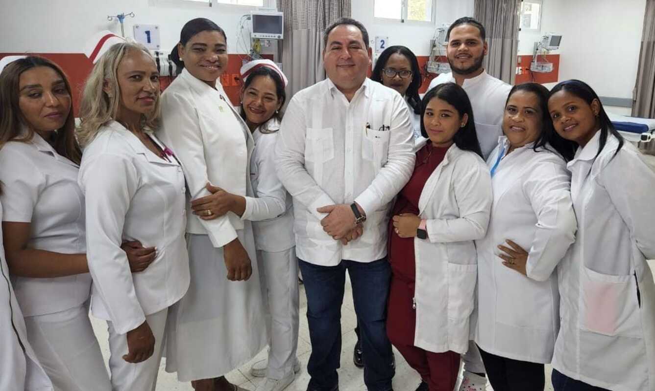 Más de 20,000 enfermeras y enfermeros cuidan los pacientes de la Red Pública de Salud