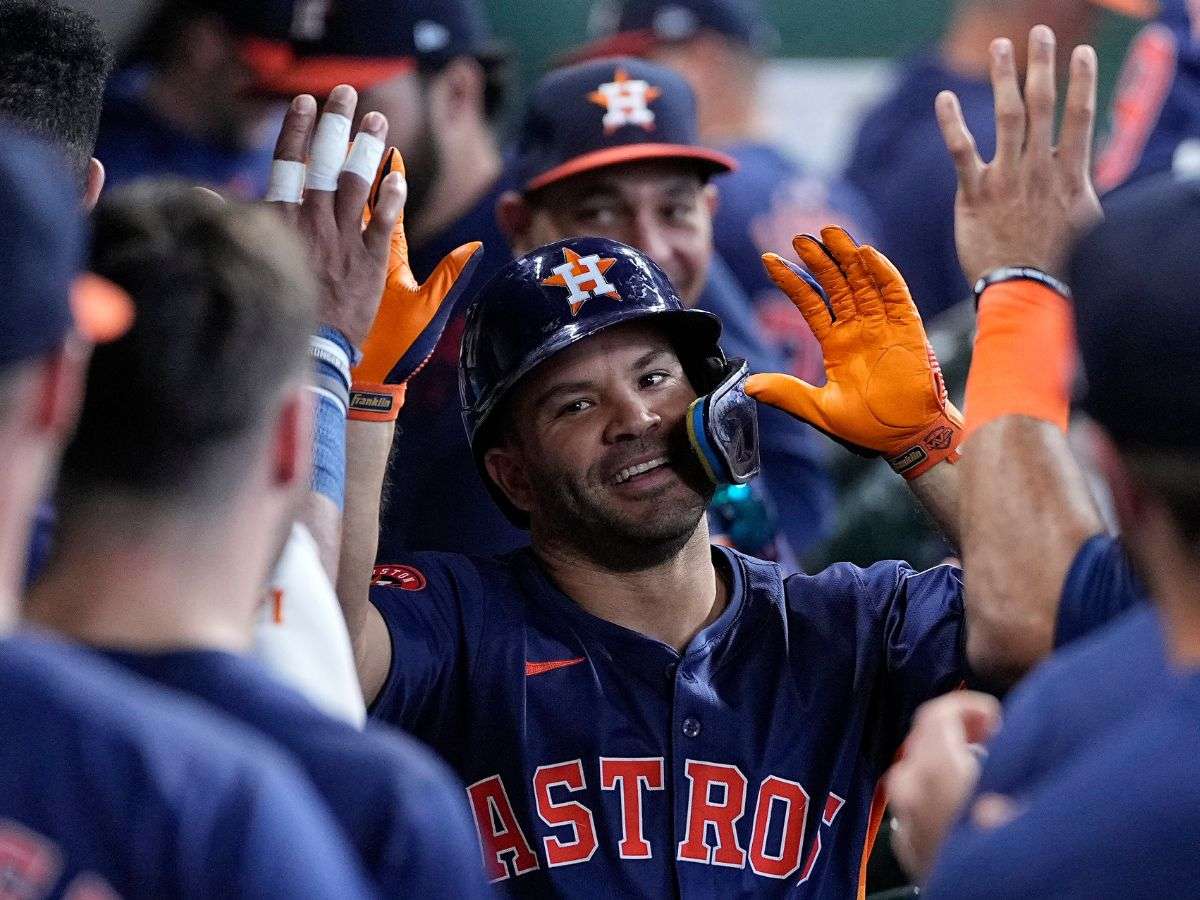 José Altuve logra una marca en bases robadas