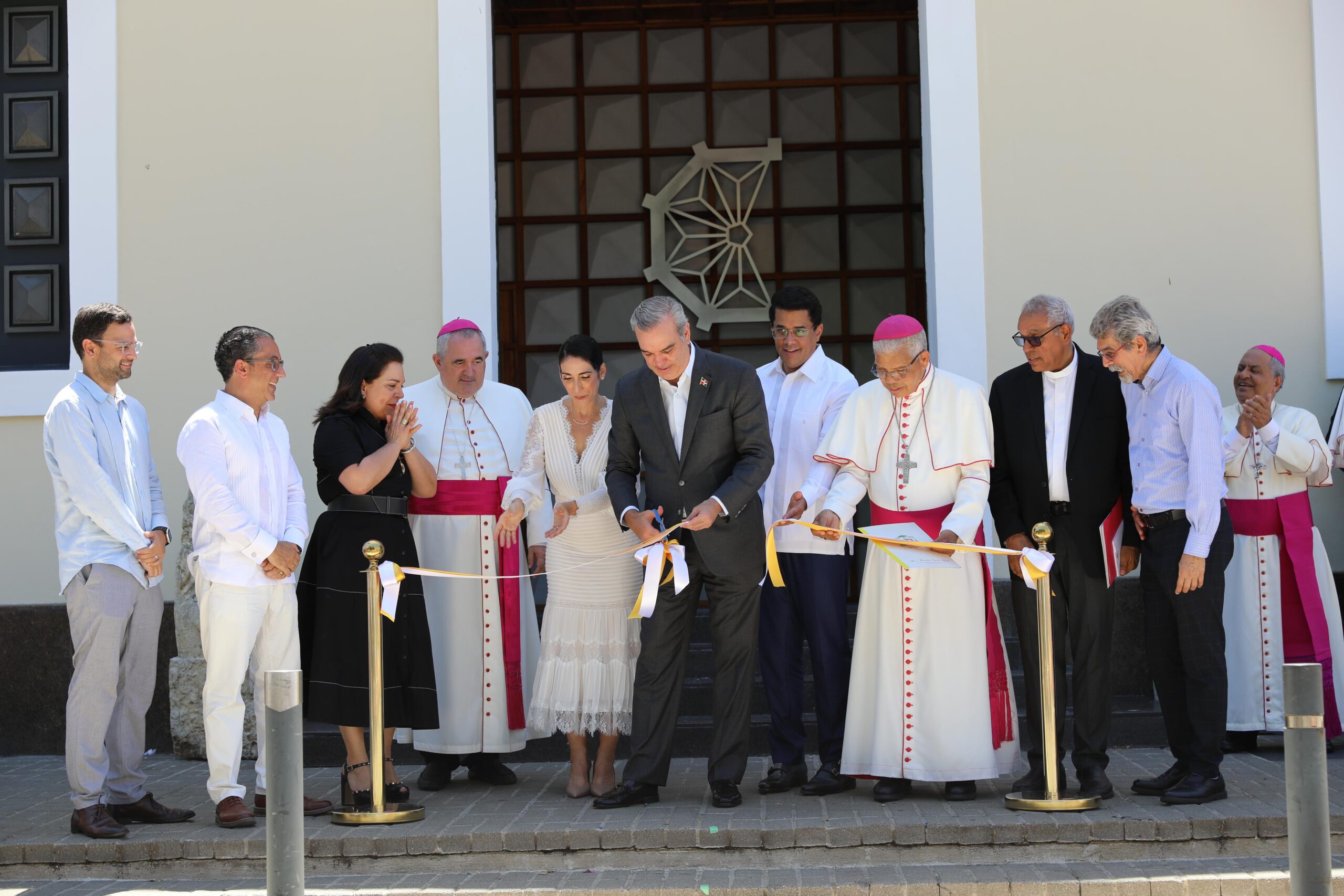 Presidente Abinader entrega Museo de la Catedral de Santo Domingo que fortalecerá la oferta turística, cultural y religiosa del centro histórico