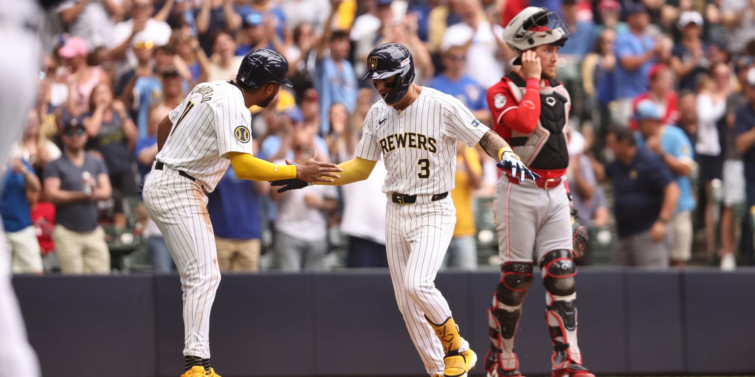 Cerveceros doblegan a Rojos con un jonrón de tres carreras de Ortiz