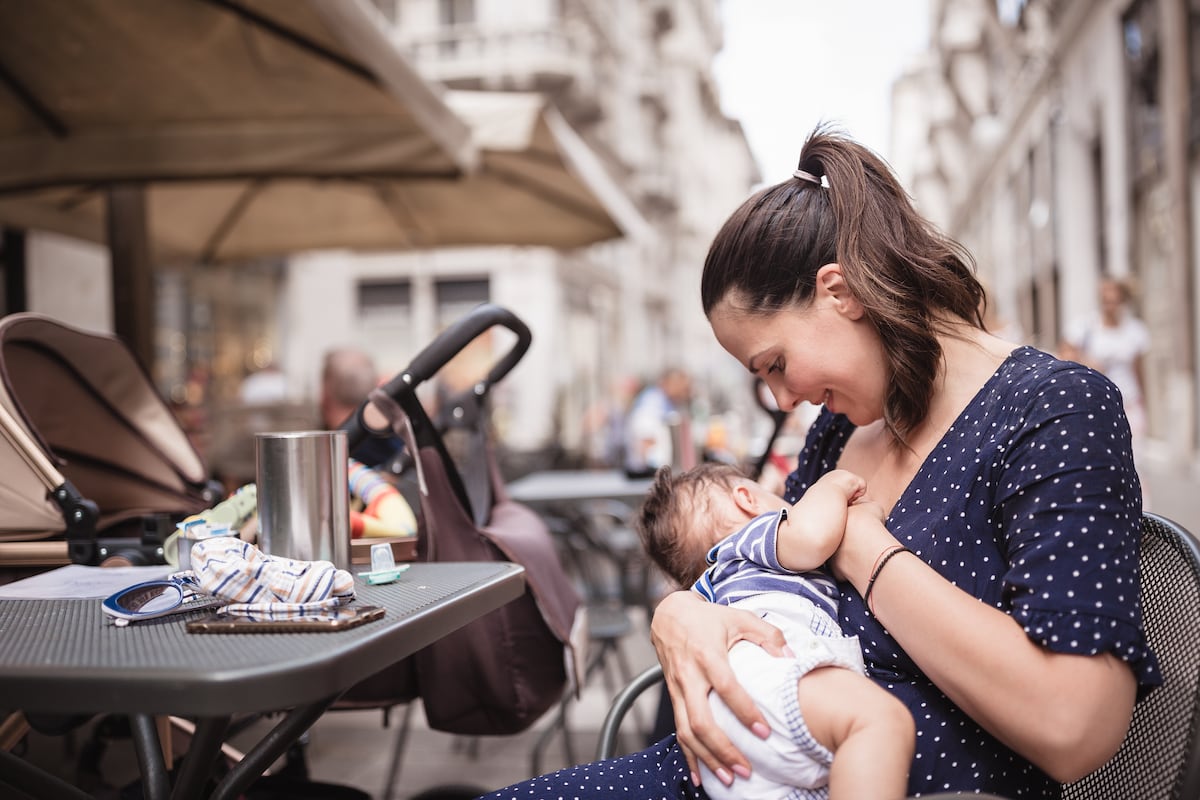 Vivir el posparto en verano: cómo fomentar el bienestar de la madre y del recién nacido | Expertos | Mamas & Papas