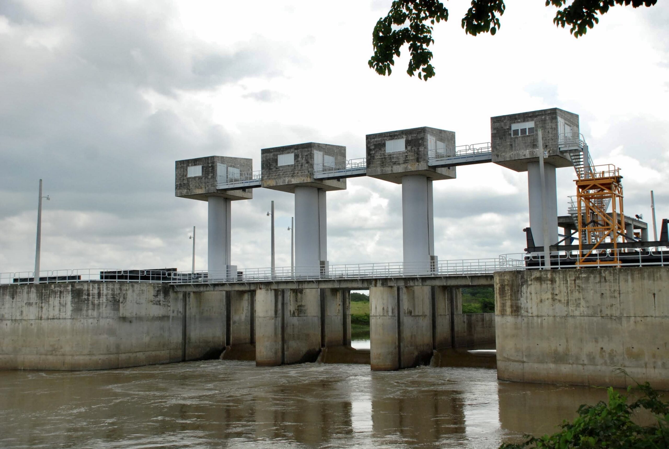 Producción de agua potable alcanza los 428 millones de galones diarios