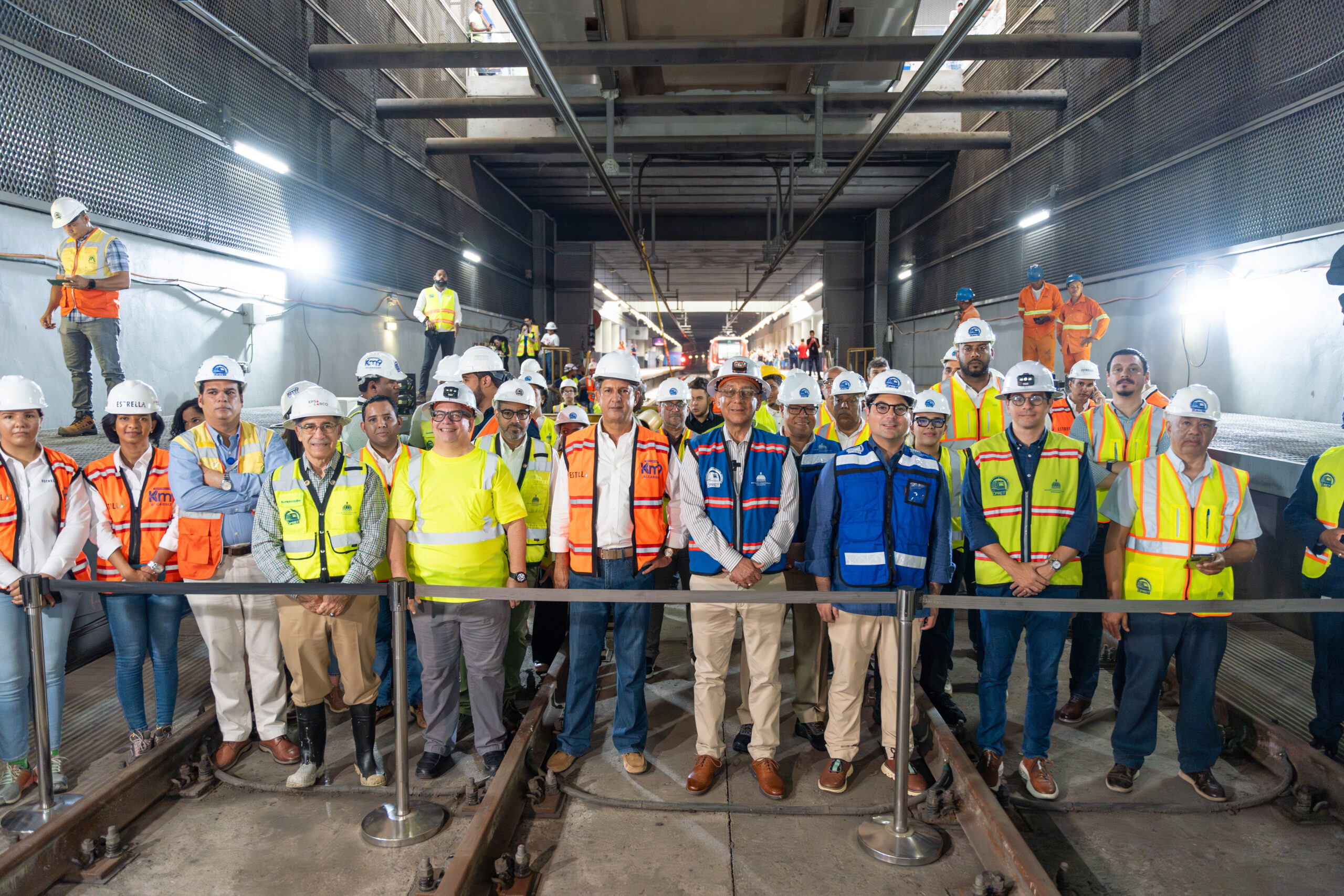 Opret completa excavación y conecta túnel de nueva Línea 2C hacia Los Alcarrizos con estación María Montez