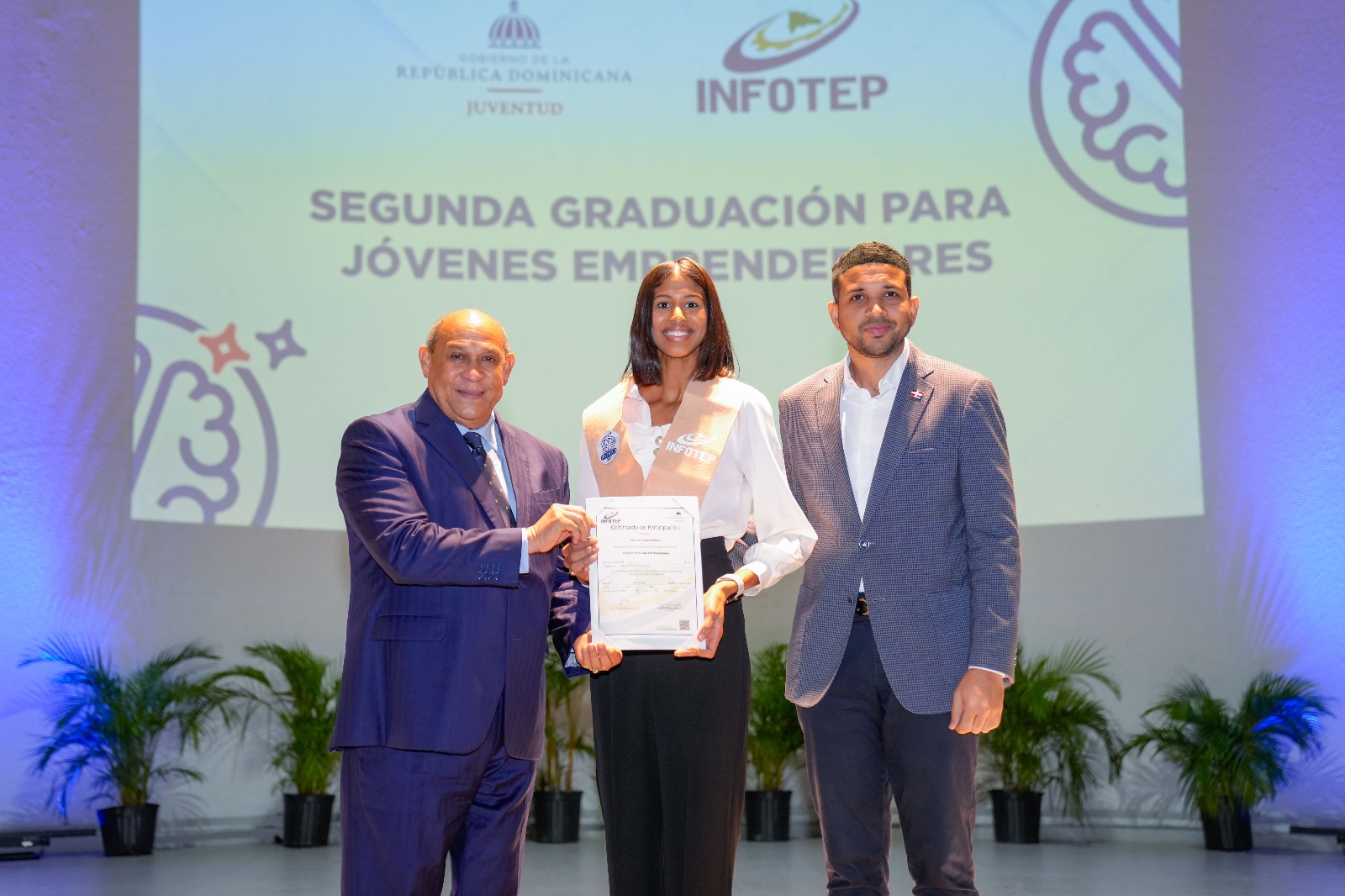 Infotep certifica 600 jóvenes del programa Laboratorio de Emprendimiento del Ministerio de la Juventud