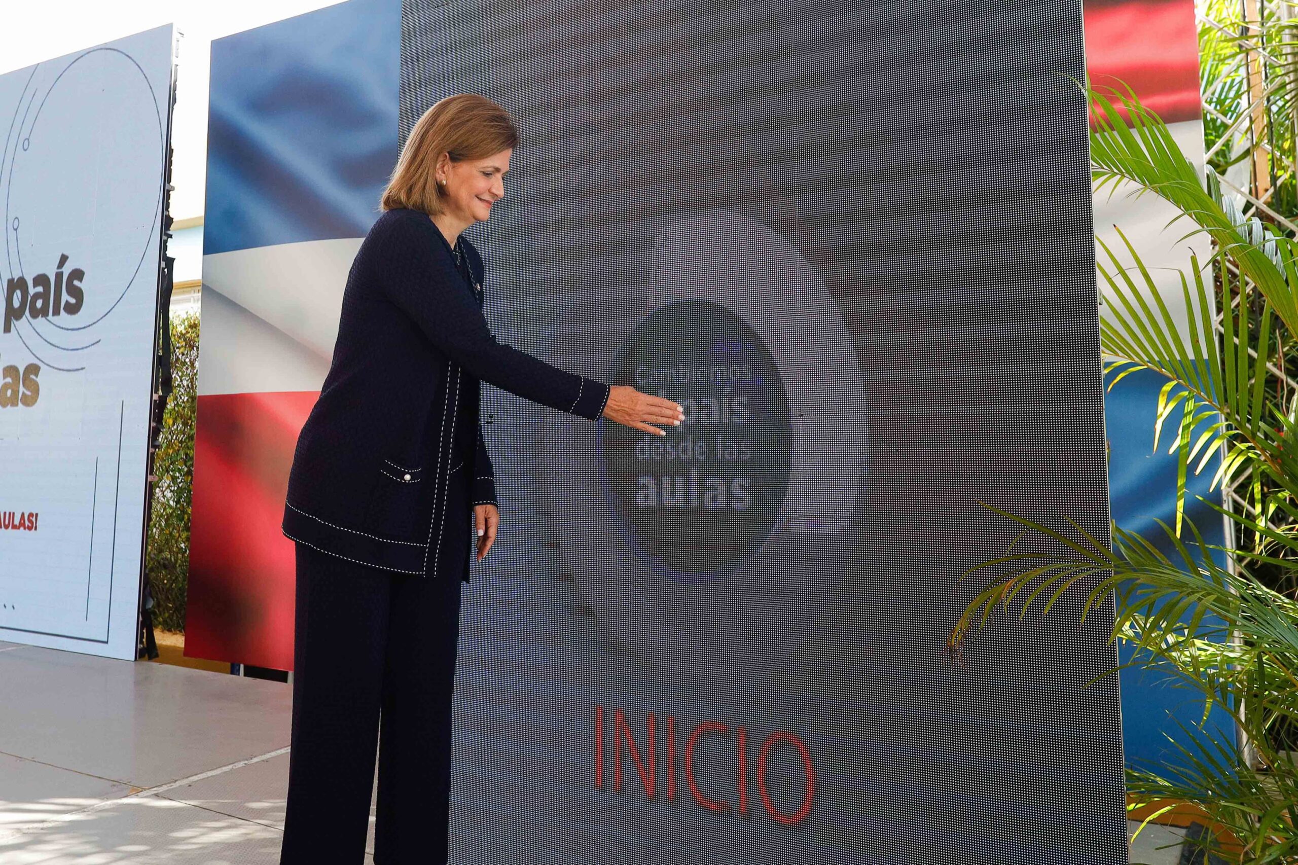 Vicepresidenta Raquel Peña da inicio al año escolar en Santiago: “Comienza una nueva etapa de aprendizaje”