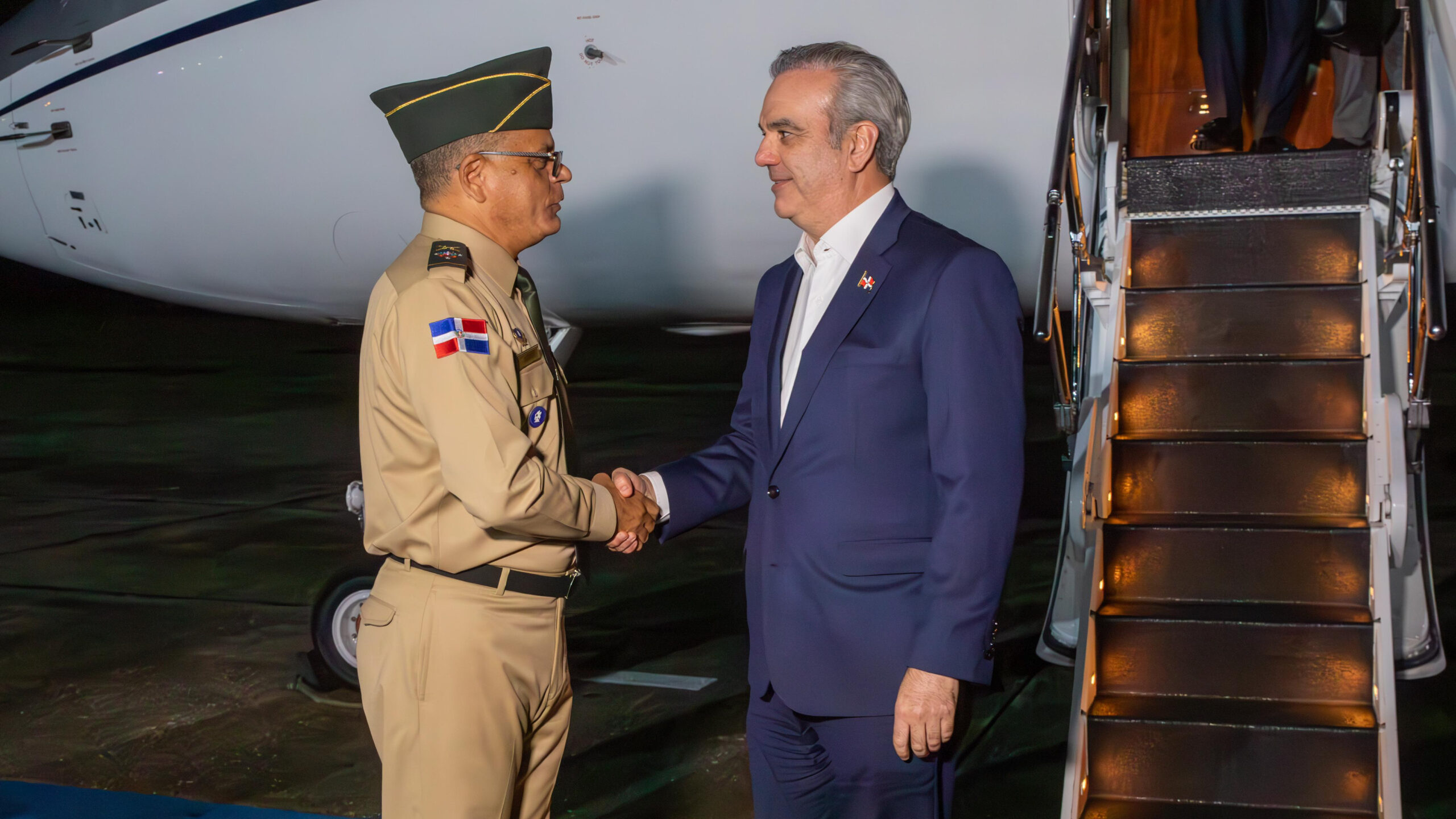 Presidente Abinader regresa de Estados Unidos tras destacada participación en conferencias en Nueva York y Washington D.C.