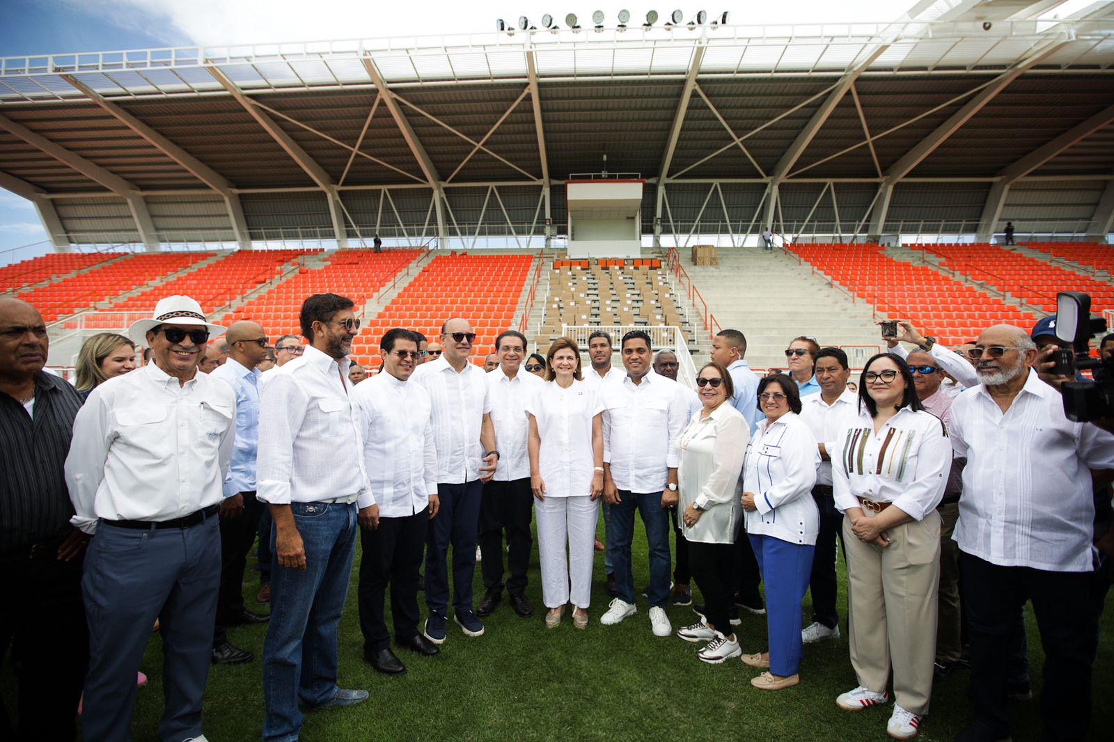 Vicepresidenta Raquel Peña reafirma el respaldo del gobierno al Mundial Femenino Juvenil Sub-17, durante supervisión en Santiago