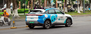"Increíblemente cruel": así definen los taxistas de Shenzhen la nueva ley que da luz verde a más robotaxis en la ciudad
