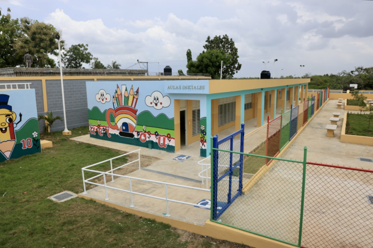 Presidente Abinader destaca que construcción y habilitación de aulas de nivel inicial ha permitido alcanzar grandes avances educativos y contribuir con el desarrollo nacional