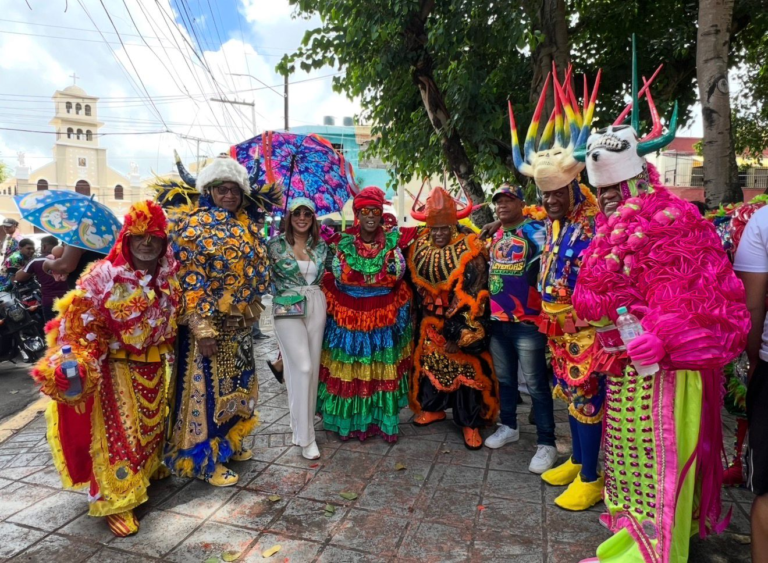 “Movimiento Leyendas del Carnaval” rescata la esencia del Carnaval de la Restauración y vuelve a llevar el carnaval a los barrios capitalinos