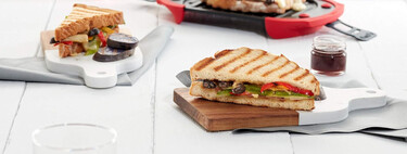 Todo el mundo cocinando carne en una sartén cuando resulta que las hamburguesas se pueden hacer en el microondas