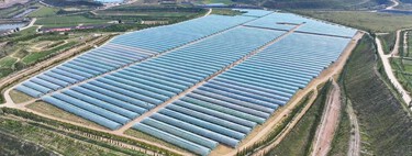 China tiene un problema con las tierras arrasadas por las minas de carbón. Ahora está llenándolas de cultivos e invernaderos