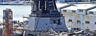 Japón necesitaba un muro contra China y Corea del Norte. Su respuesta es un monstruo que flota, pesa 12.000 toneladas y tiene 128 celdas 