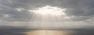 Las nubes son las peores enemigas de los paneles solares. Una empresa ha tenido una idea: disiparlas con drones